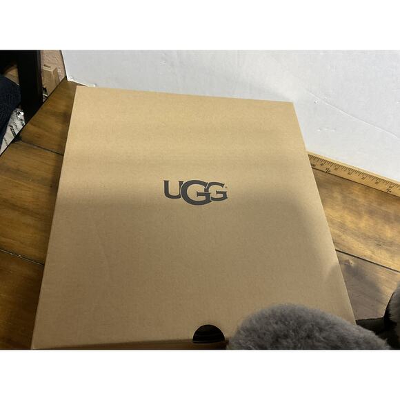 UGG Women’s Adirondack III, Black Winter Boots, Size 6 NIB - Picture 2 of 13